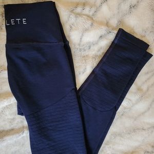 Alphalete revival r6 -Navy Blue